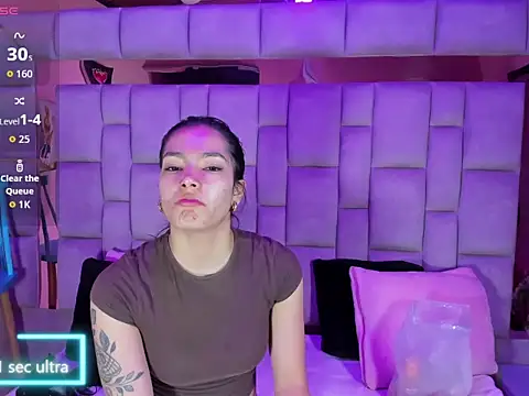 Gisell Squirt  online show from December 18, 2025, 12:20 pm