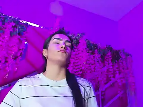 Gisell Squirt  online show from October 14, 2025, 12:50 pm