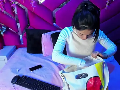 Gisell Squirt  online show from November 13, 2025, 12:09 pm