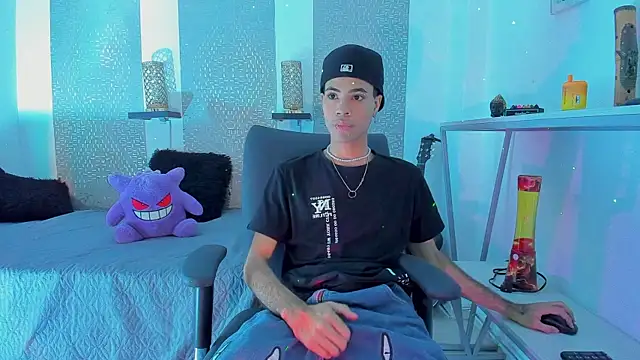 JacobBlackwell  online show from November 1, 2025, 7:19 pm