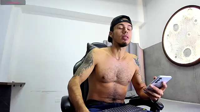 Rurik Jones online show from October 21, 2025, 11:53 am