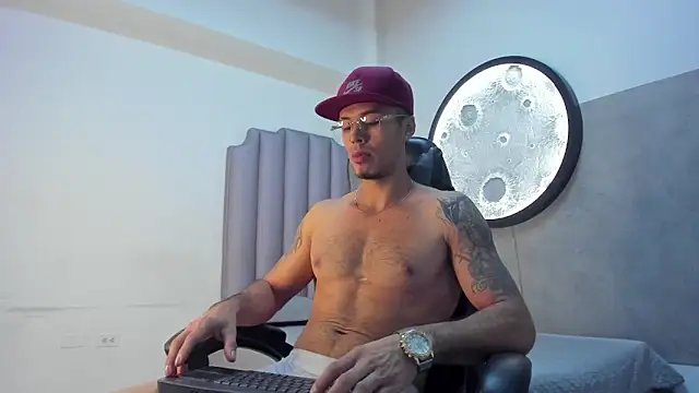 Rurik Jones online show from November 20, 2025, 12:17 pm