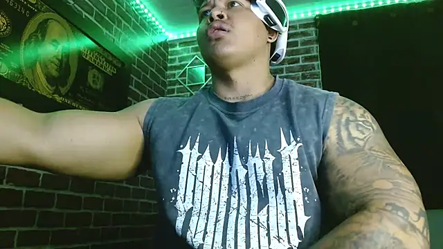 Snapshot of jordan_bigcock_ chatting on February 3, 2026, 6:40 am jordan bigcock online show from February 3, 2026, 6:40 am