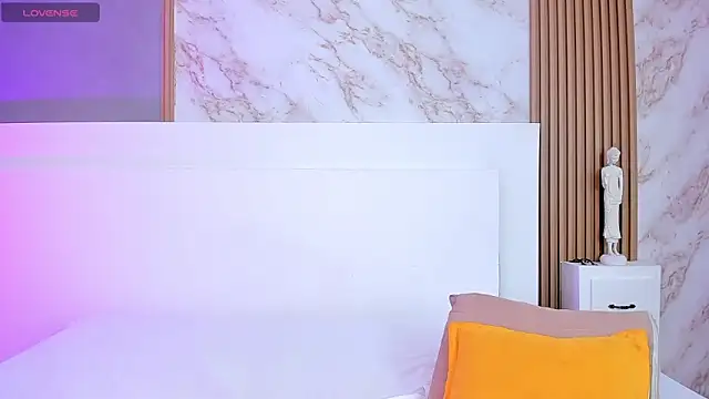 TianaGlow44 online show from October 18, 2025, 12:07 pm