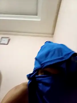 latarak321 online show from October 13, 2025, 5:20 am