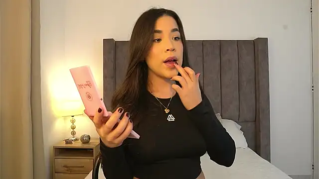 Snapshot of AryBlair chatting on February 24, 2026, 6:20 pm AryBlair online show from February 24, 2026, 6:20 pm