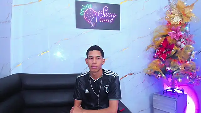 Little nicoll online show from December 14, 2025, 10:37 pm