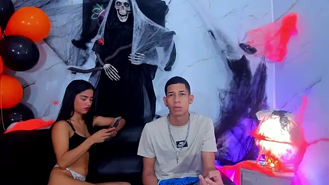 Little nicoll online show from November 2, 2025, 12:04 am