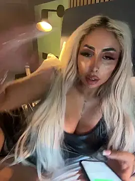 Snapshot of zara_bellexx chatting on May 30, 2026, 5:51 pm zara bellexx online show from May 30, 2026, 5:51 pm