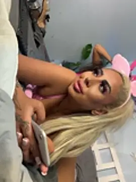 Snapshot of zara_bellexx chatting on May 7, 2026, 10:46 pm zara bellexx online show from May 7, 2026, 10:46 pm