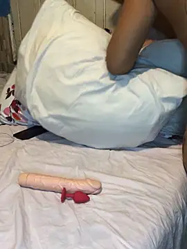 AliceXmoore online show from November 24, 2025, 1:00 pm