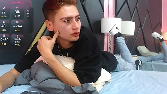 Alex Millerss online show from October 17, 2025, 8:43 pm