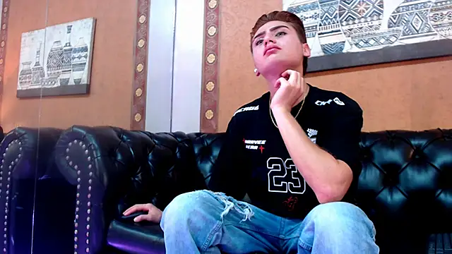 Alex Millerss online show from October 27, 2025, 9:27 pm