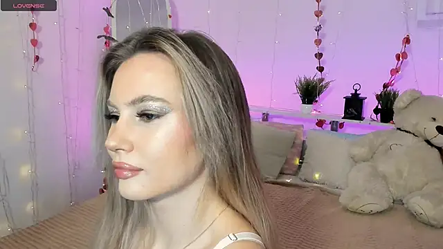  BellaClark online show from November 16, 2025, 8:24 pm