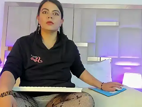 Snapshot of DayanaNaughty chatting on October 24, 2025, 4:00 am DayanaNaughty online show from October 24, 2025, 4:00 am