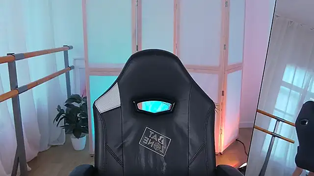 Amber  lust online show from October 9, 2025, 1:44 pm