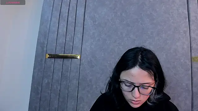 Mythical Girl online show from October 18, 2025, 1:35 pm