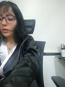 Mythical Girl online show from October 31, 2025, 3:14 am