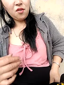 miemie-xx online show from October 15, 2025, 3:27 am