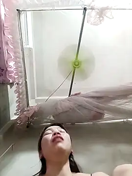 ladzy sexy online show from April 10, 2026, 7:10 pm