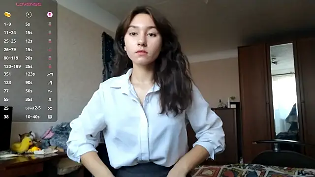 MiaLovelyOne online show from November 9, 2025, 9:24 am