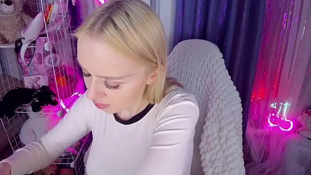 CeaneLino online show from March 22, 2026, 3:35 pm