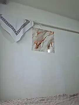 Snapshot of Nika_aa chatting on February 5, 2026, 8:43 am Nika aa online show from February 5, 2026, 8:43 am