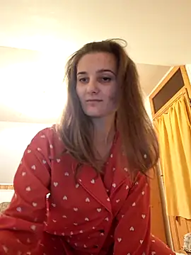 Nika aa online show from October 8, 2025, 6:52 pm