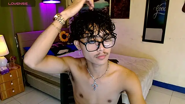 AsianCarl online show from November 3, 2025, 10:30 am