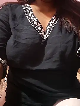 janu-janvi online show from November 9, 2025, 2:43 pm