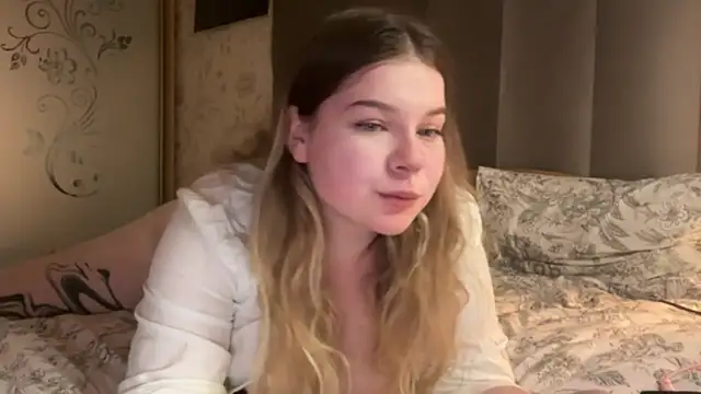 Crave Elise online show from November 11, 2025, 1:00 am