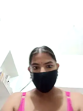 Hot radhaji online show from November 4, 2025, 10:41 am