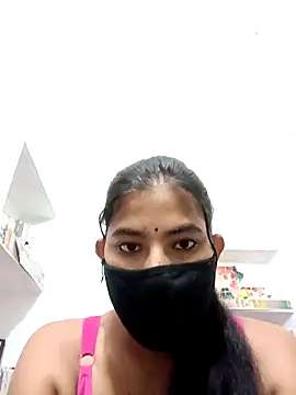 Hot radhaji online show from October 29, 2025, 4:17 pm