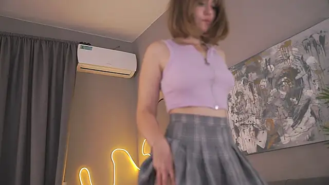 lorapalmerry online show from October 11, 2025, 3:24 pm