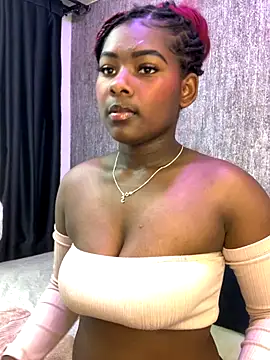 Snapshot of KarinaFlowers_ chatting on November 28, 2025, 12:16 pm KarinaFlowers online show from November 28, 2025, 12:16 pm