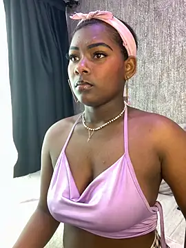 Snapshot of KarinaFlowers_ chatting on November 13, 2025, 12:31 pm KarinaFlowers online show from November 13, 2025, 12:31 pm