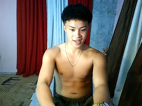 Snapshot of ur_naughtyboy_patrick chatting on October 21, 2025, 9:09 am ur naughtyboy patrick online show from October 21, 2025, 9:09 am