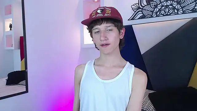 Emo Boy  online show from February 3, 2026, 3:37 am