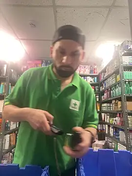 Nasho172737 online show from April 22, 2026, 7:31 pm