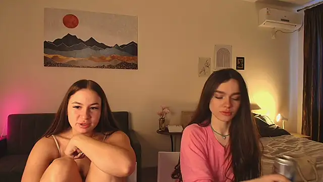 MayaGlow online show from January 8, 2026, 5:24 am