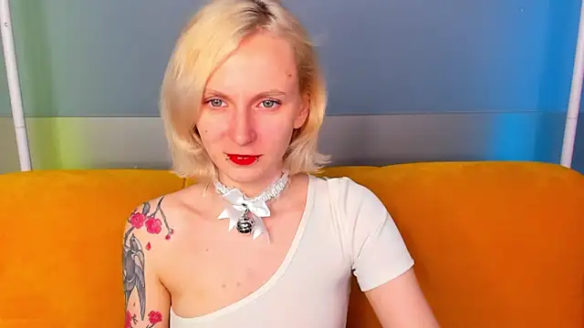 LikiLips online show from February 5, 2026, 1:01 am