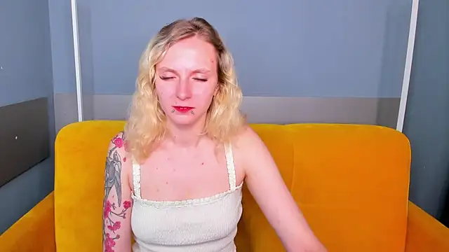 LikiLips online show from October 24, 2025, 1:15 am