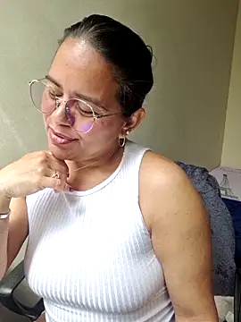 Miss  kendra  online show from November 1, 2025, 2:55 pm