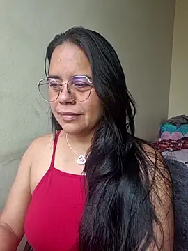 Miss  kendra  online show from November 19, 2025, 2:06 pm