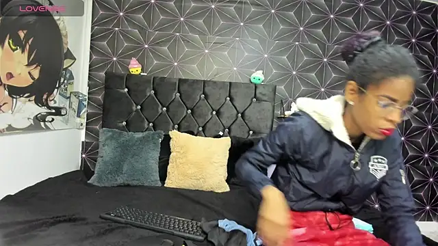 thianahorny online show from March 5, 2026, 12:35 pm