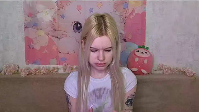 Snapshot of HoneyGold_ chatting on February 5, 2026, 4:19 am HoneyGold online show from February 5, 2026, 4:19 am