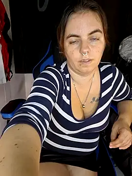 Snapshot of GeilesLuder36 chatting on November 21, 2025, 6:18 pm GeilesLuder36 online show from November 21, 2025, 6:18 pm