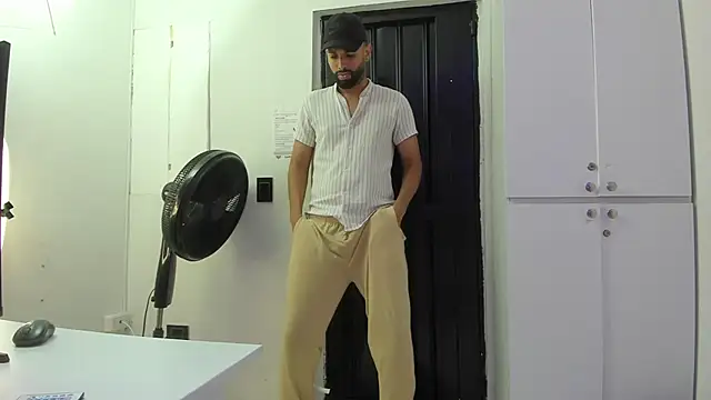 onlymen2025 online show from October 14, 2025, 7:58 pm