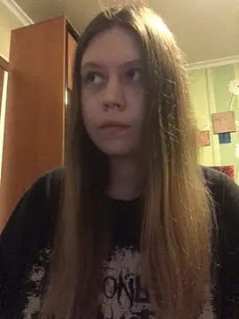 LunaVirelle online show from March 18, 2026, 6:31 pm