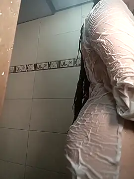 Snapshot of Scarlet_Aura chatting on November 20, 2025, 10:42 pm Scarlet Aura online show from November 20, 2025, 10:42 pm